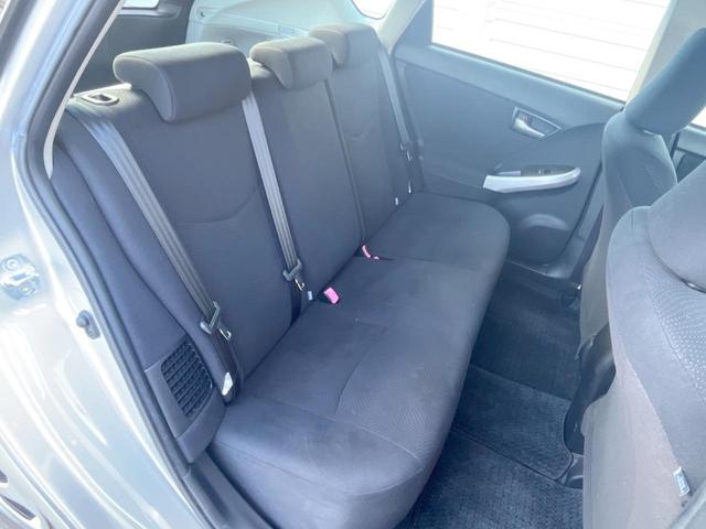 プリウス Ｌ　ＳＤナビ　バックカメラ　スマートキー　純正１５インチアルミ　オートライト　オートエアコン　ＣＤ　ＤＶＤ再生（9枚目）