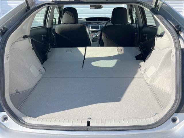 プリウス Ｌ　ＳＤナビ　バックカメラ　スマートキー　純正１５インチアルミ　オートライト　オートエアコン　ＣＤ　ＤＶＤ再生（10枚目）