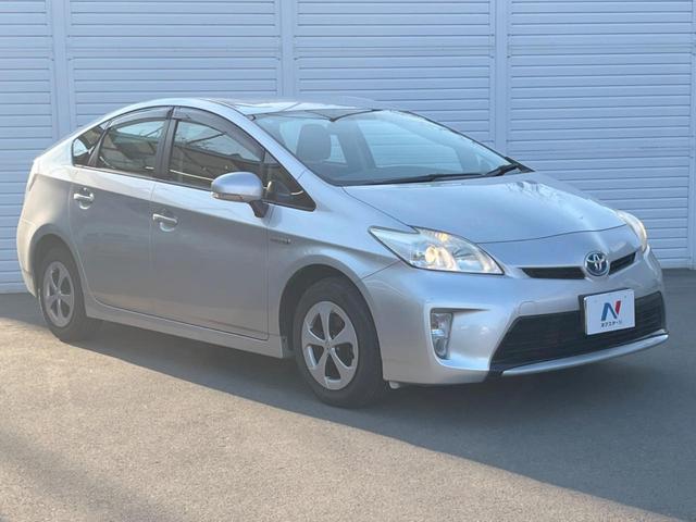 プリウス Ｌ　ＳＤナビ　バックカメラ　スマートキー　純正１５インチアルミ　オートライト　オートエアコン　ＣＤ　ＤＶＤ再生（16枚目）