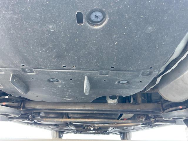 プリウス Ｌ　ＳＤナビ　バックカメラ　スマートキー　純正１５インチアルミ　オートライト　オートエアコン　ＣＤ　ＤＶＤ再生（19枚目）