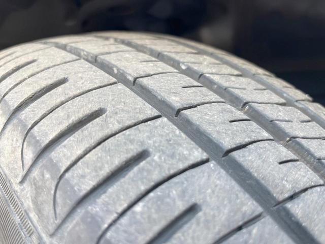 プリウス Ｌ　ＳＤナビ　バックカメラ　スマートキー　純正１５インチアルミ　オートライト　オートエアコン　ＣＤ　ＤＶＤ再生（23枚目）