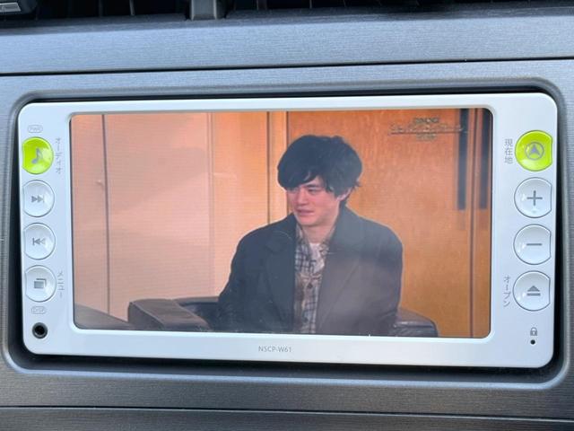 プリウス Ｌ　ＳＤナビ　バックカメラ　スマートキー　純正１５インチアルミ　オートライト　オートエアコン　ＣＤ　ＤＶＤ再生（37枚目）