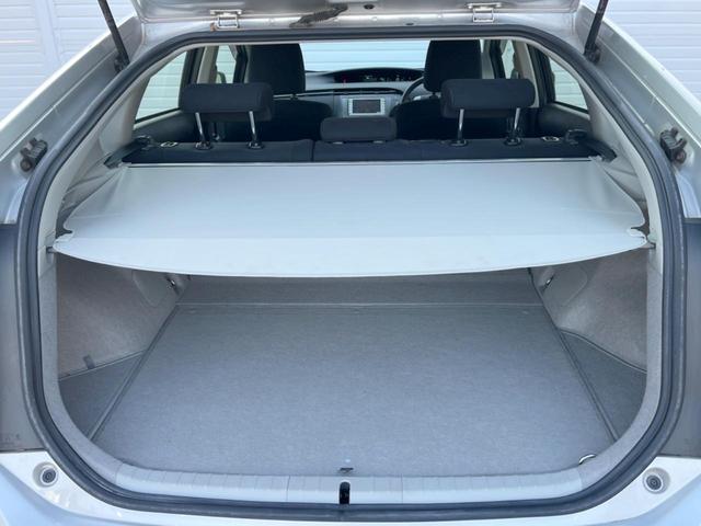 プリウス Ｌ　ＳＤナビ　バックカメラ　スマートキー　純正１５インチアルミ　オートライト　オートエアコン　ＣＤ　ＤＶＤ再生（41枚目）