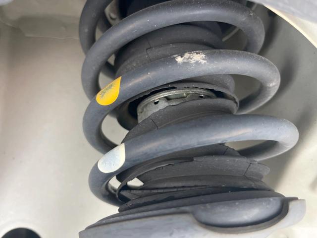 アルトラパン Ｓ　純正ＳＤナビ　衝突被害軽減システム　シートヒーター　スマートキー　ＨＩＤヘッド　Ｂｌｕｅｔｏｏｔｈ　ＣＤ　ＤＶＤ再生　フルセグ（20枚目）