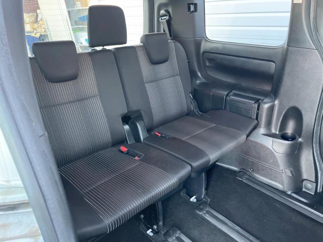 ヴォクシー ＺＳ　両側電動ドア　ＳＤナビ　後席モニター　バックカメラ　衝突被害軽減システム　スマートキー　ＬＥＤヘッド　ＥＴＣ　クルコン　純正１６インチアルミ　オートハイビーム　オートライト　デュアルエアコン（10枚目）