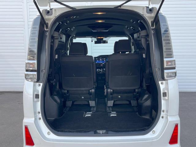 ヴォクシー ＺＳ　両側電動ドア　ＳＤナビ　後席モニター　バックカメラ　衝突被害軽減システム　スマートキー　ＬＥＤヘッド　ＥＴＣ　クルコン　純正１６インチアルミ　オートハイビーム　オートライト　デュアルエアコン（11枚目）