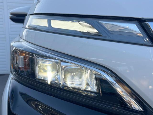 ヴォクシー ＺＳ　両側電動ドア　ＳＤナビ　後席モニター　バックカメラ　衝突被害軽減システム　スマートキー　ＬＥＤヘッド　ＥＴＣ　クルコン　純正１６インチアルミ　オートハイビーム　オートライト　デュアルエアコン（12枚目）