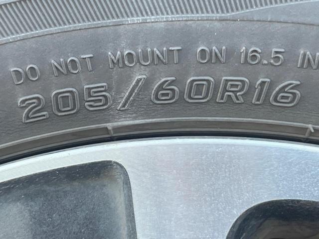 ヴォクシー ＺＳ　両側電動ドア　ＳＤナビ　後席モニター　バックカメラ　衝突被害軽減システム　スマートキー　ＬＥＤヘッド　ＥＴＣ　クルコン　純正１６インチアルミ　オートハイビーム　オートライト　デュアルエアコン（42枚目）