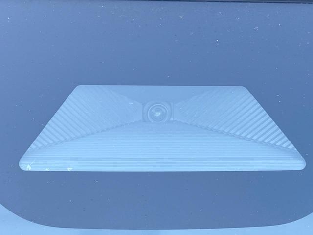 �y�z���_�Z���V���O�z���s���ɑO���̎ԗ�����F�����A�Փ˂������Ȏ��͌x��ƃu���[�L�ŏՓˉ���Ɣ�Q�y�����A�V�X�g�B�����S�Ƀh���C�u�����y���݂��������܂��B