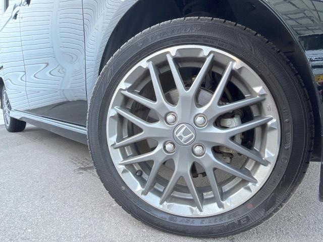 �y�����P�T�C���`�A���~�z�C�[���z�O�ςɃ}�b�`���������A���~�z�C�[���𑕒����Ă���܂��B�e��ЊO�A���~�z�C�[����A�X�^�b�h���X�^�C�����戵�����Ă���܂��B���񂲑��k����������