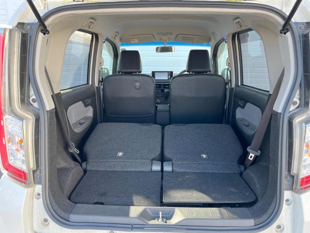 ���i�̂���������ʋ΁A���}���ɏ\���ȉ׎��X�y�[�X���m�ۂ��Ă���܂��B�Z�J���h�V�[�g��|���ƁA�傫�ȉו��̐ύڂ��\�ł���