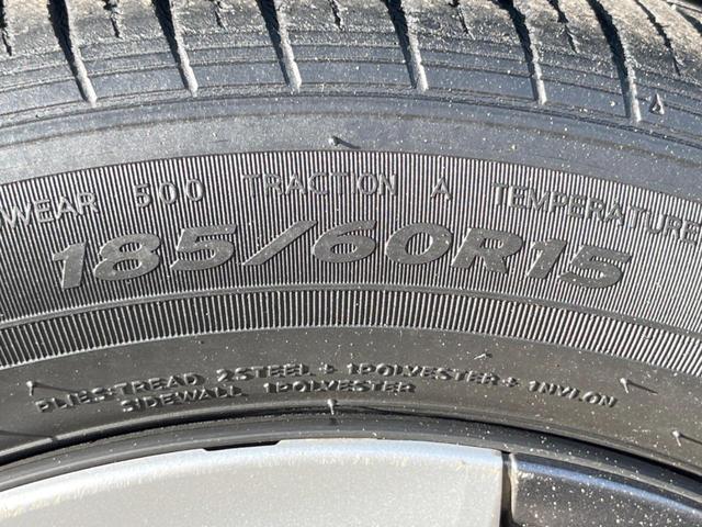 フィットハイブリッド Fパッケージ 純正SDナビ バックカメラ スマートキー ETC オートエアコン Bluetooth CD DVD再生 地デジ 電動格納ミラー(24枚目)