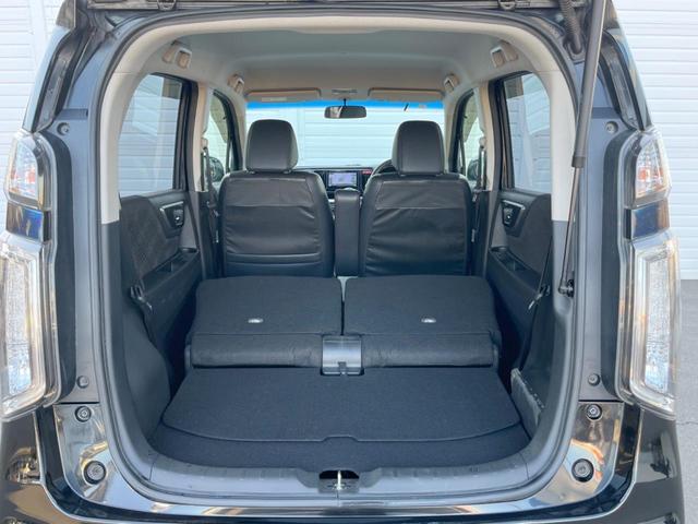 ���i�̂���������ʋ΁A���}���ɏ\���ȉ׎��X�y�[�X���m�ۂ��Ă���܂��B�Z�J���h�V�[�g��|���ƁA�傫�ȉו��̐ύڂ��\�ł���