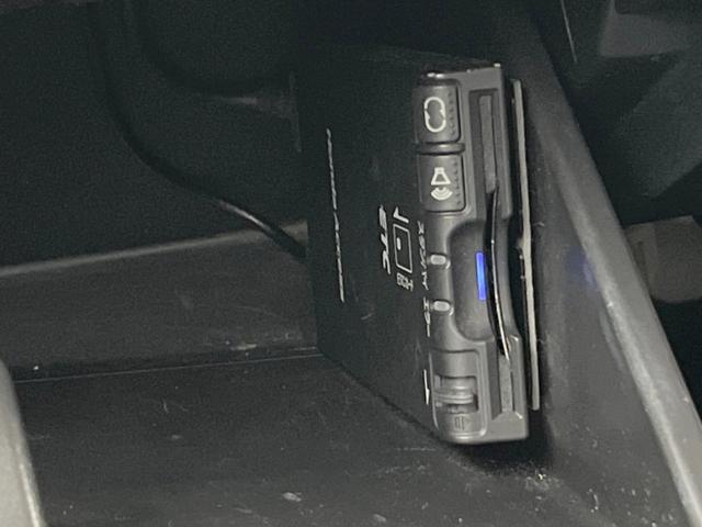 ワゴンRスティングレー X 衝突被害軽減システム ドラレコ スマートキー HIDヘッド ETC 純正14インチアルミ オートエアコン CD 電動格納ミラー(5枚目)