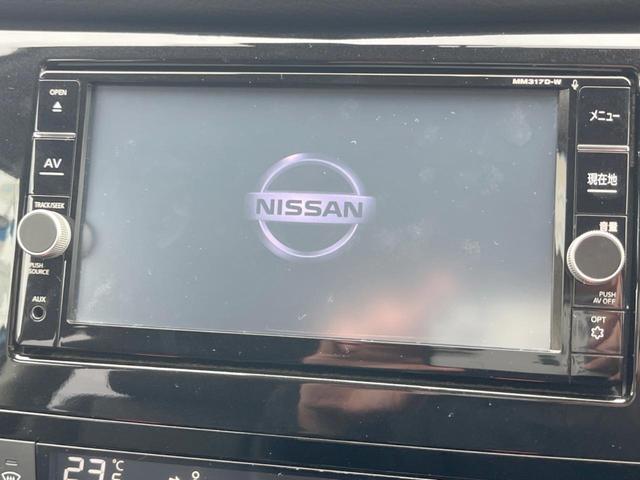 エクストレイル ２０Ｘ　７人乗り　純正ＳＤナビ　後席モニター　バックカメラ　電動リアゲート　レザー調シート　ドラレコ　スマートキー　ＬＥＤヘッド　ビルトインＥＴＣ　純正１８インチアルミ　オートライト　オートエアコン（4枚目）