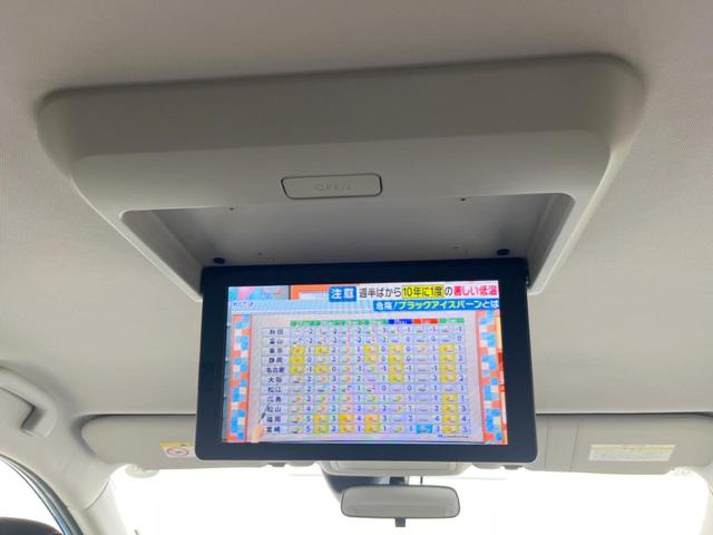 エクストレイル ２０Ｘ　７人乗り　純正ＳＤナビ　後席モニター　バックカメラ　電動リアゲート　レザー調シート　ドラレコ　スマートキー　ＬＥＤヘッド　ビルトインＥＴＣ　純正１８インチアルミ　オートライト　オートエアコン（5枚目）