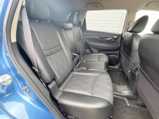 エクストレイル ２０Ｘ　７人乗り　純正ＳＤナビ　後席モニター　バックカメラ　電動リアゲート　レザー調シート　ドラレコ　スマートキー　ＬＥＤヘッド　ビルトインＥＴＣ　純正１８インチアルミ　オートライト　オートエアコン（9枚目）