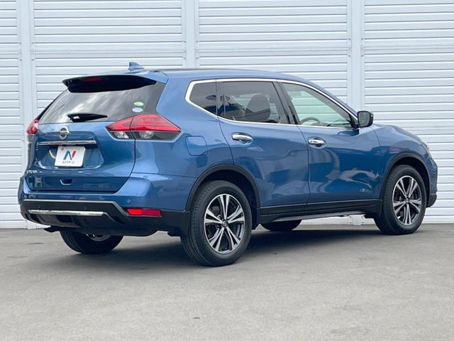 エクストレイル ２０Ｘ　７人乗り　純正ＳＤナビ　後席モニター　バックカメラ　電動リアゲート　レザー調シート　ドラレコ　スマートキー　ＬＥＤヘッド　ビルトインＥＴＣ　純正１８インチアルミ　オートライト　オートエアコン（18枚目）