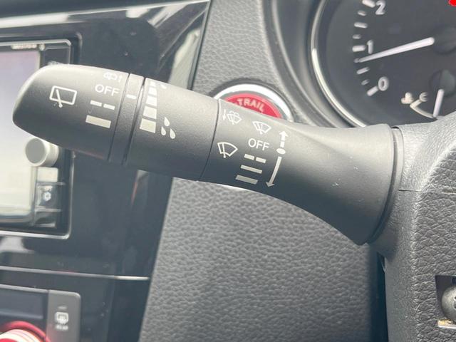 エクストレイル ２０Ｘ　７人乗り　純正ＳＤナビ　後席モニター　バックカメラ　電動リアゲート　レザー調シート　ドラレコ　スマートキー　ＬＥＤヘッド　ビルトインＥＴＣ　純正１８インチアルミ　オートライト　オートエアコン（35枚目）