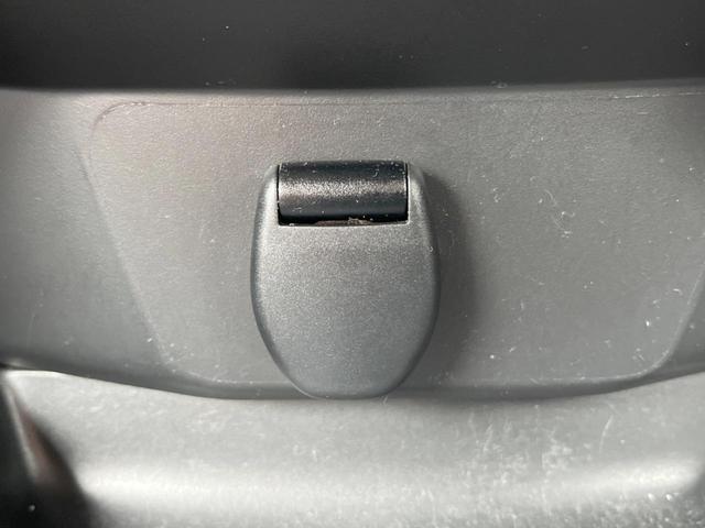 エクストレイル ２０Ｘ　７人乗り　純正ＳＤナビ　後席モニター　バックカメラ　電動リアゲート　レザー調シート　ドラレコ　スマートキー　ＬＥＤヘッド　ビルトインＥＴＣ　純正１８インチアルミ　オートライト　オートエアコン（43枚目）