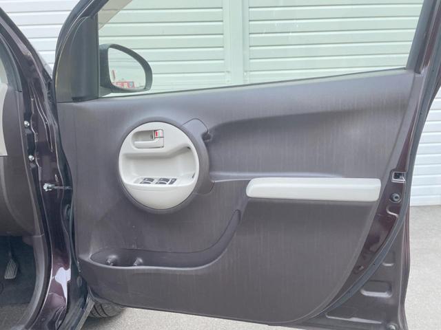 パッソ プラスハナ　Ｃパッケージ　純正ＳＤナビ　バックカメラ　ＥＴＣ　Ｂｌｕｅｔｏｏｔｈ　ＣＤ　ＤＶＤ再生　地デジ　電動格納ミラー　バニティーミラー（45枚目）