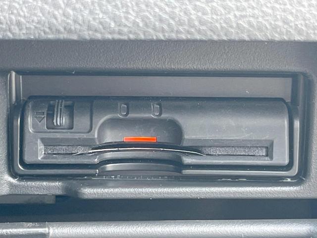 セレナ ハイウェイスター　Ｓ－ハイブリッド　両側電動ドア　純正ＳＤナビ　後席モニター　バックカメラ　スマートキー　ＨＩＤヘッド　ビルトインＥＴＣ　クルコン　純正１６インチアルミ　オートエアコン　リアエアコン（7枚目）