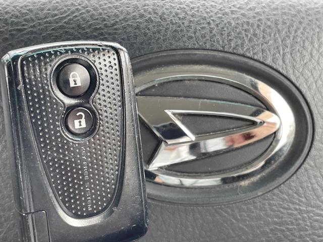 �y�L�[�t���[�V�X�e���z�J�o����|�P�b�g�ɓ��ꂽ�܂܂ł��h�A�̎{���E�������\�ȃX�}�[�g�L�[�𑕔��B�G���W���̃I���E�I�t�����J�M�����o���K�v����������Ƃ��Ă��֗��ł���