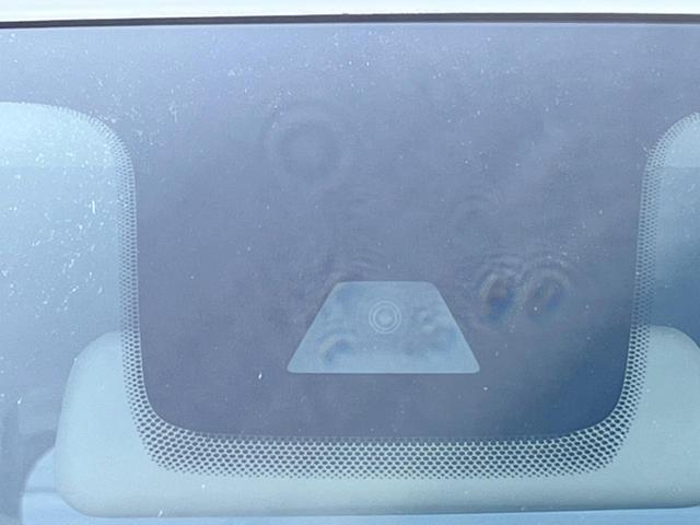 �y�G�}�[�W�F���V�[�u���[�L�z���s���ɑO���̎ԗ�����F�����A�Փ˂������Ȏ��͌x��ƃu���[�L�ŏՓˉ���Ɣ�Q�y�����A�V�X�g�B�����S�Ƀh���C�u�����y���݂��������܂��B