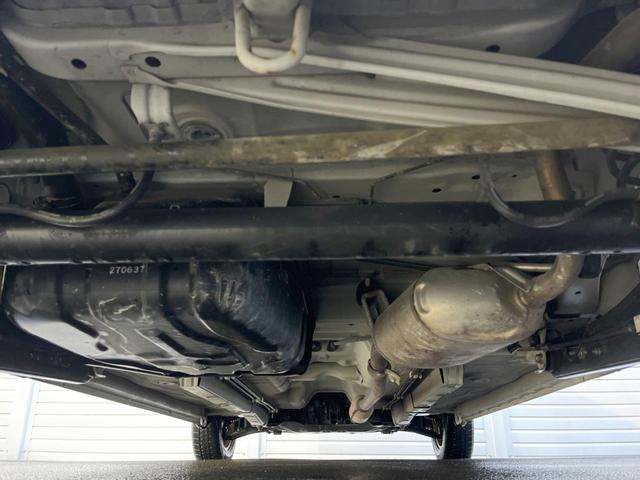 アルトラパンショコラ Ｘ　ハーフレザーシート　スマートキー　ＨＩＤヘッド　純正１４インチアルミ　オートライト　オートエアコン　ＣＤ（19枚目）