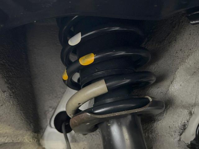 アルトラパンショコラ Ｘ　ハーフレザーシート　スマートキー　ＨＩＤヘッド　純正１４インチアルミ　オートライト　オートエアコン　ＣＤ（20枚目）