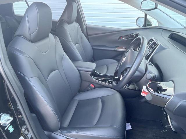 プリウス Ａツーリングセレクション　バックカメラ　衝突被害軽減システム　レーダークルーズ　ハーフレザーシート　シートヒーター　スマートキー　ＬＥＤヘッド　ビルトインＥＴＣ　純正１７インチアルミ　オートライト　オートエアコン（8枚目）