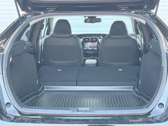 プリウス Ａツーリングセレクション　バックカメラ　衝突被害軽減システム　レーダークルーズ　ハーフレザーシート　シートヒーター　スマートキー　ＬＥＤヘッド　ビルトインＥＴＣ　純正１７インチアルミ　オートライト　オートエアコン（10枚目）