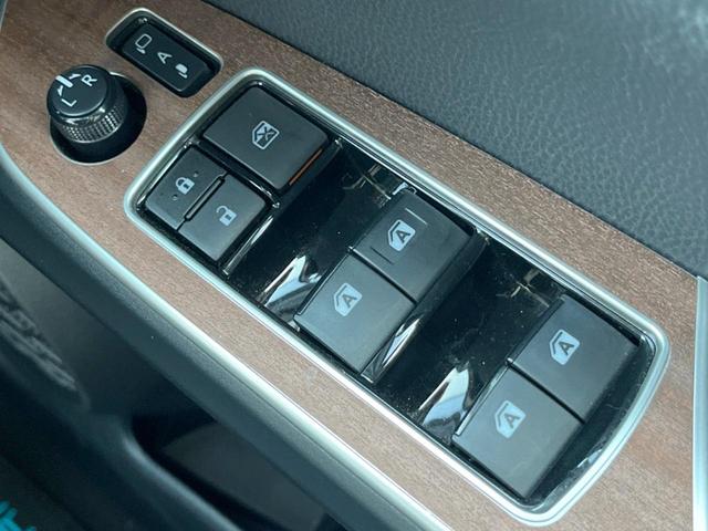 プリウス Ａツーリングセレクション　バックカメラ　衝突被害軽減システム　レーダークルーズ　ハーフレザーシート　シートヒーター　スマートキー　ＬＥＤヘッド　ビルトインＥＴＣ　純正１７インチアルミ　オートライト　オートエアコン（40枚目）