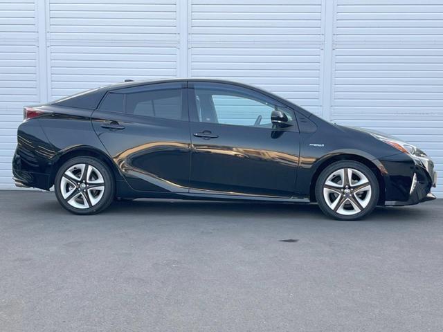 プリウス Ａツーリングセレクション　バックカメラ　衝突被害軽減システム　レーダークルーズ　ハーフレザーシート　シートヒーター　スマートキー　ＬＥＤヘッド　ビルトインＥＴＣ　純正１７インチアルミ　オートライト　オートエアコン（56枚目）