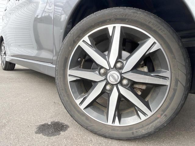 �y�����P�T�C���`�A���~�z�C�[���z�O�ςɃ}�b�`���������A���~�z�C�[���𑕒����Ă���܂��B�e��ЊO�A���~�z�C�[����A�X�^�b�h���X�^�C�����戵�����Ă���܂��B���񂲑��k����������