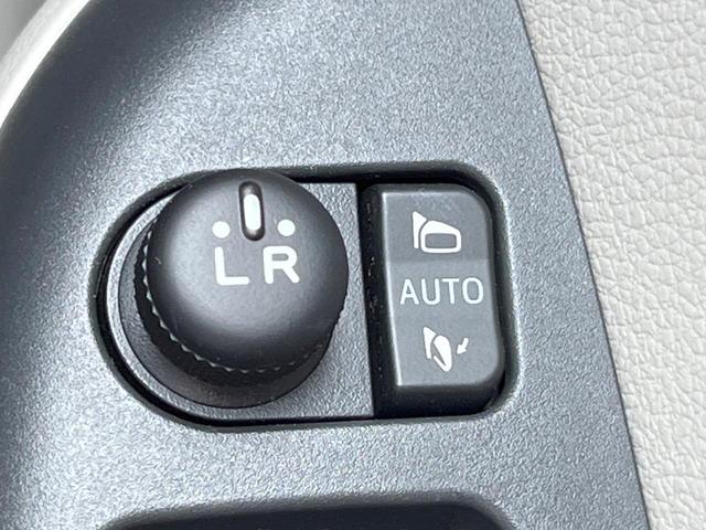 �y�d���i�[�~���[�z�T�C�h�~���[�͓d���i�[���ƂȂ��Ă���A�������ԏ�ł��L�Y�������X�N��}�����܂��B