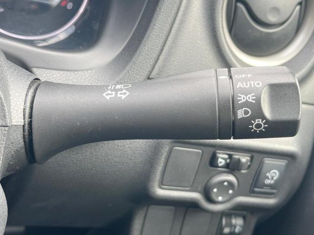 ノート メダリスト　純正ＳＤナビ　全周囲カメラ　スマートキー　ＥＴＣ　純正１４インチアルミ　オートライト　オートエアコン　Ｂｌｕｅｔｏｏｔｈ　ＣＤ　ＤＶＤ再生　フルセグ（6枚目）