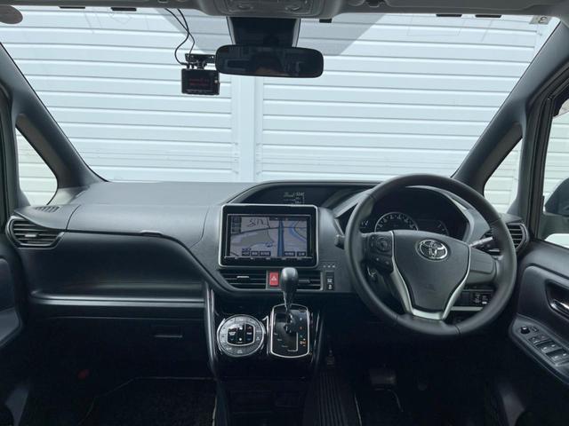 ヴォクシー ＺＳ　煌ＩＩ　両側電動ドア　純正ＳＤナビ　バックカメラ　衝突被害軽減システム　ドラレコ　スマートキー　ＬＥＤヘッド　ビルトインＥＴＣ　純正１６インチアルミ　車線逸脱警報　オートライト（2枚目）