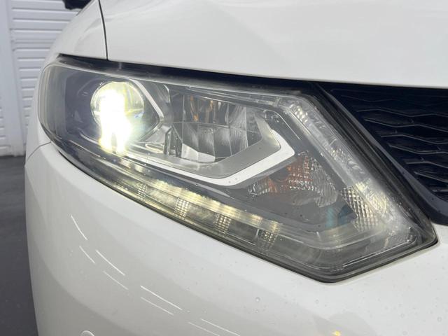 エクストレイル ２０Ｘｔ　エマージェンシーブレーキパッケージ　４ＷＤ　ＳＤナビ　全周囲カメラ　電動リアゲート　ハーフレザーシート　スマートキー　ＬＥＤヘッド　ビルトインＥＴＣ　クルコン　オートライト　デュアルエアコン　Ｂｌｕｅｔｏｏｔｈ　ＣＤ　ＤＶＤ再生（11枚目）