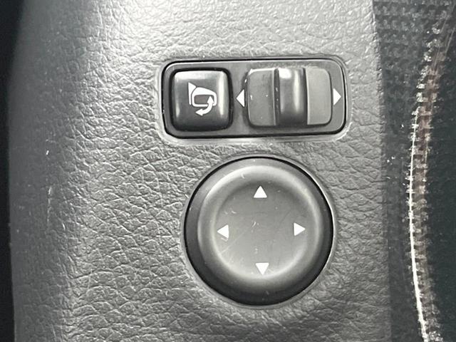 エクストレイル ２０Ｘｔ　エマージェンシーブレーキパッケージ　４ＷＤ　ＳＤナビ　全周囲カメラ　電動リアゲート　ハーフレザーシート　スマートキー　ＬＥＤヘッド　ビルトインＥＴＣ　クルコン　オートライト　デュアルエアコン　Ｂｌｕｅｔｏｏｔｈ　ＣＤ　ＤＶＤ再生（37枚目）