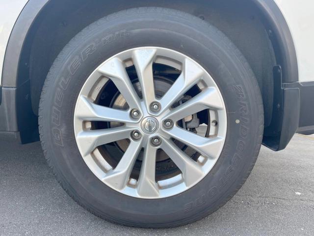 エクストレイル ２０Ｘｔ　エマージェンシーブレーキパッケージ　４ＷＤ　ＳＤナビ　全周囲カメラ　電動リアゲート　ハーフレザーシート　スマートキー　ＬＥＤヘッド　ビルトインＥＴＣ　クルコン　オートライト　デュアルエアコン　Ｂｌｕｅｔｏｏｔｈ　ＣＤ　ＤＶＤ再生（50枚目）