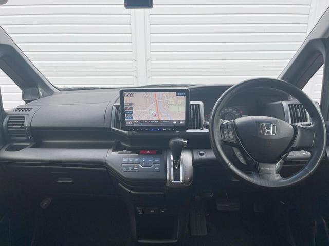 ステップワゴンスパーダ Ｚ　ＨＤＤナビエディション　両側電動ドア　ＳＤナビ　後席モニター　バックカメラ　ドラレコ　スマートキー　ＨＩＤヘッド　ビルトインＥＴＣ　オートライト　オートエアコン　Ｂｌｕｅｔｏｏｔｈ　ＣＤ　ＤＶＤ再生　フルセグ　パドルシフト（2枚目）