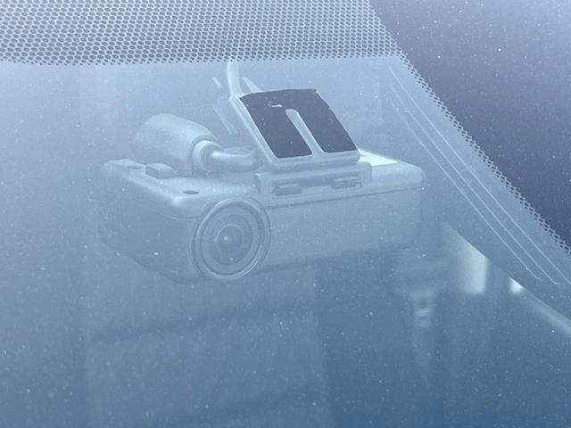 セレナ ハイウェイスターＶ　両側電動ドア　純正ＳＤナビ　後席モニター　全周囲カメラ　禁煙車　ドラレコ　コーナーセンサー　スマートキー　ＬＥＤヘッド　ビルトインＥＴＣ　クルコン　純正１６インチアルミ　オートライト　オートエアコン（7枚目）