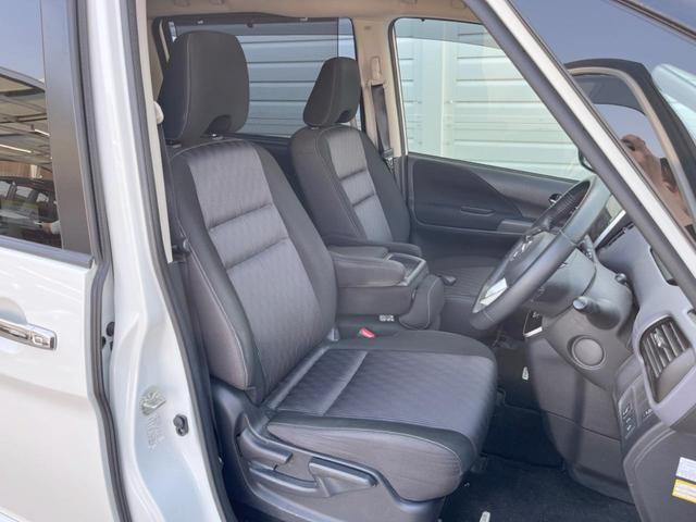 セレナ ハイウェイスターＶ　両側電動ドア　純正ＳＤナビ　後席モニター　全周囲カメラ　禁煙車　ドラレコ　コーナーセンサー　スマートキー　ＬＥＤヘッド　ビルトインＥＴＣ　クルコン　純正１６インチアルミ　オートライト　オートエアコン（9枚目）