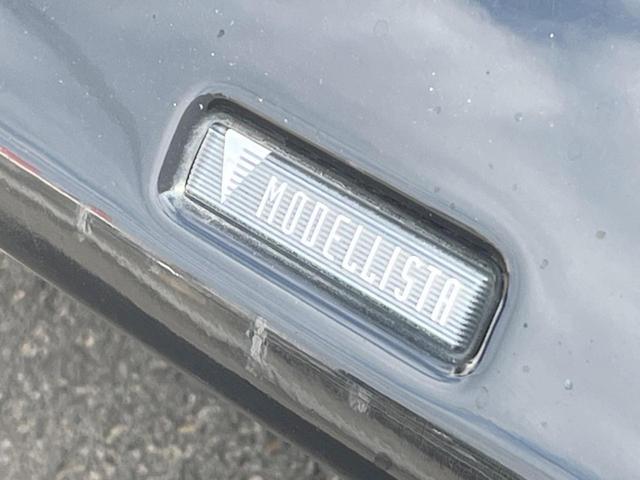 プリウス Ｓセーフティプラス　サンルーフ　フルエアロ　純正ＳＤナビ　バックカメラ　レーダークルーズ　禁煙車　レザー調シート　コーナーセンサー　スマートキー　ＬＥＤヘッド　ビルトインＥＴＣ　車線逸脱警報　オートライト　オートエアコン（4枚目）