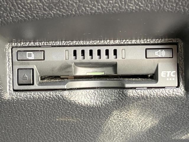 プリウス Ｓセーフティプラス　サンルーフ　フルエアロ　純正ＳＤナビ　バックカメラ　レーダークルーズ　禁煙車　レザー調シート　コーナーセンサー　スマートキー　ＬＥＤヘッド　ビルトインＥＴＣ　車線逸脱警報　オートライト　オートエアコン（34枚目）