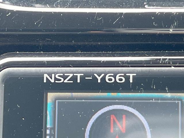 プリウス Ｓセーフティプラス　サンルーフ　フルエアロ　純正ＳＤナビ　バックカメラ　レーダークルーズ　禁煙車　レザー調シート　コーナーセンサー　スマートキー　ＬＥＤヘッド　ビルトインＥＴＣ　車線逸脱警報　オートライト　オートエアコン（37枚目）