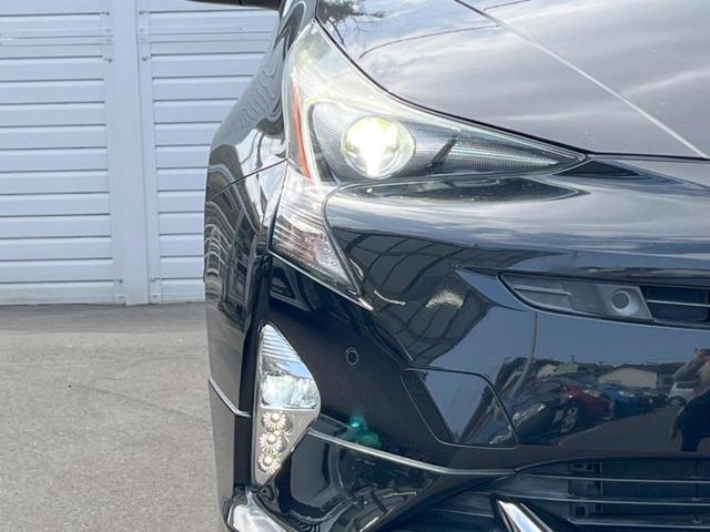 プリウス Ｓセーフティプラス　サンルーフ　フルエアロ　純正ＳＤナビ　バックカメラ　レーダークルーズ　禁煙車　レザー調シート　コーナーセンサー　スマートキー　ＬＥＤヘッド　ビルトインＥＴＣ　車線逸脱警報　オートライト　オートエアコン（49枚目）