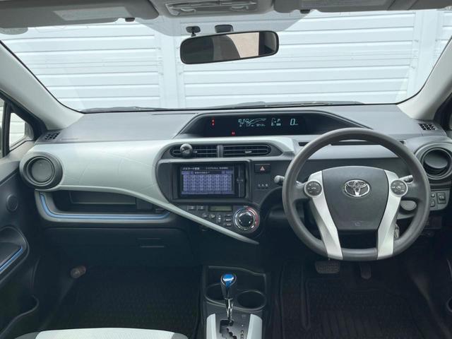 アクア Ｓ　純正ＳＤナビ　バックカメラ　禁煙車　ビルトインＥＴＣ　純正１５インチスチールキャップ　オートエアコン　Ｂｌｕｅｔｏｏｔｈ　ＣＤ／ＤＶＤ再生　フルセグ（2枚目）