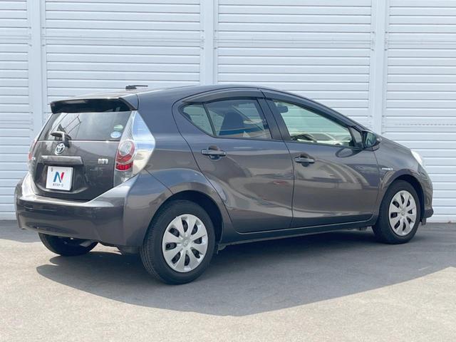 アクア Ｓ　純正ＳＤナビ　バックカメラ　禁煙車　ビルトインＥＴＣ　純正１５インチスチールキャップ　オートエアコン　Ｂｌｕｅｔｏｏｔｈ　ＣＤ／ＤＶＤ再生　フルセグ（17枚目）